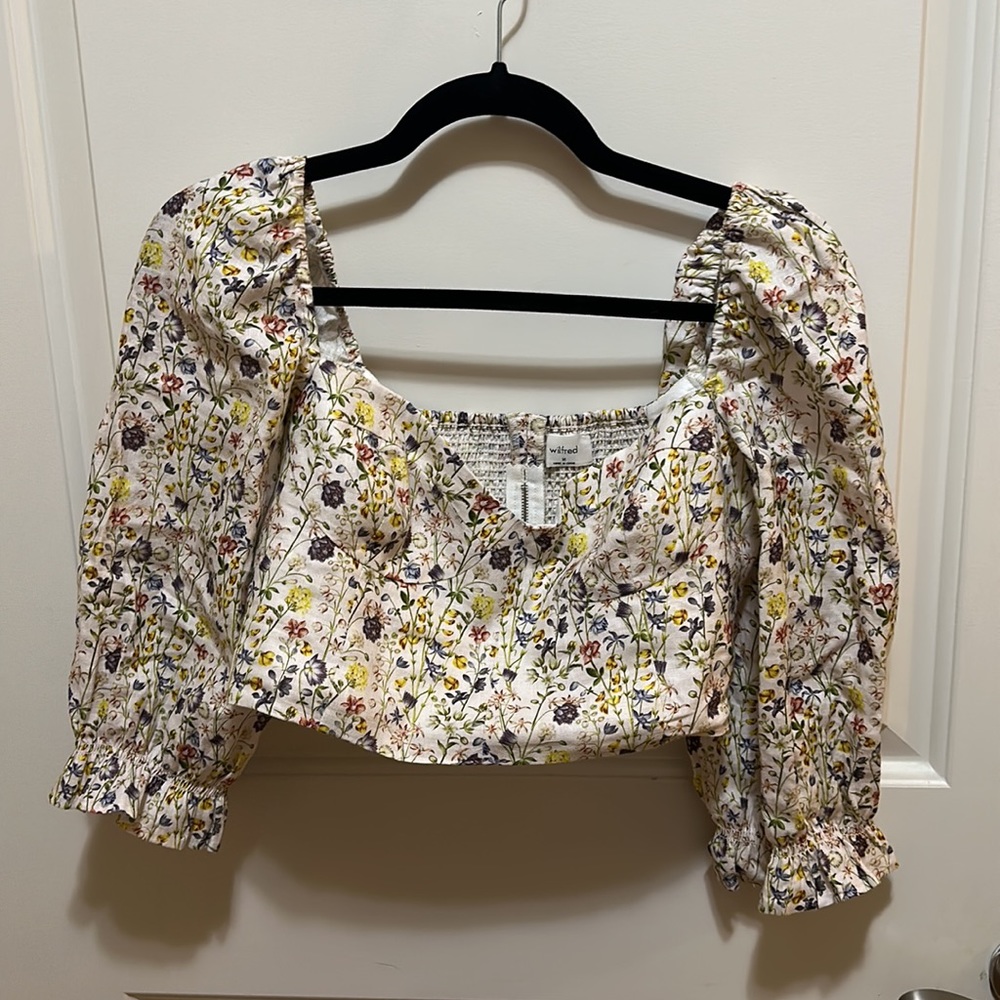 Aritzia Wilfred floral crop top